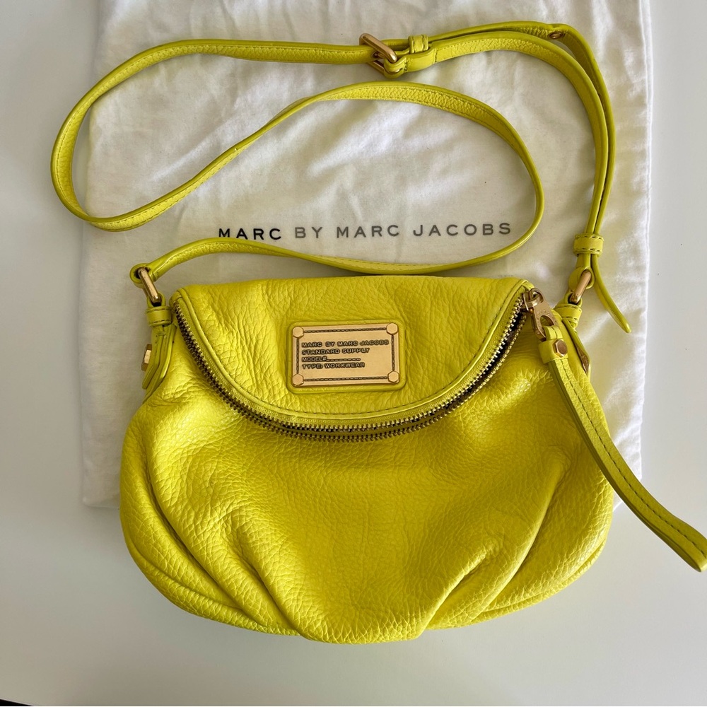 Marc by Marc Jacobs Crossbody in Neon Yellow w/Adjustable Strap